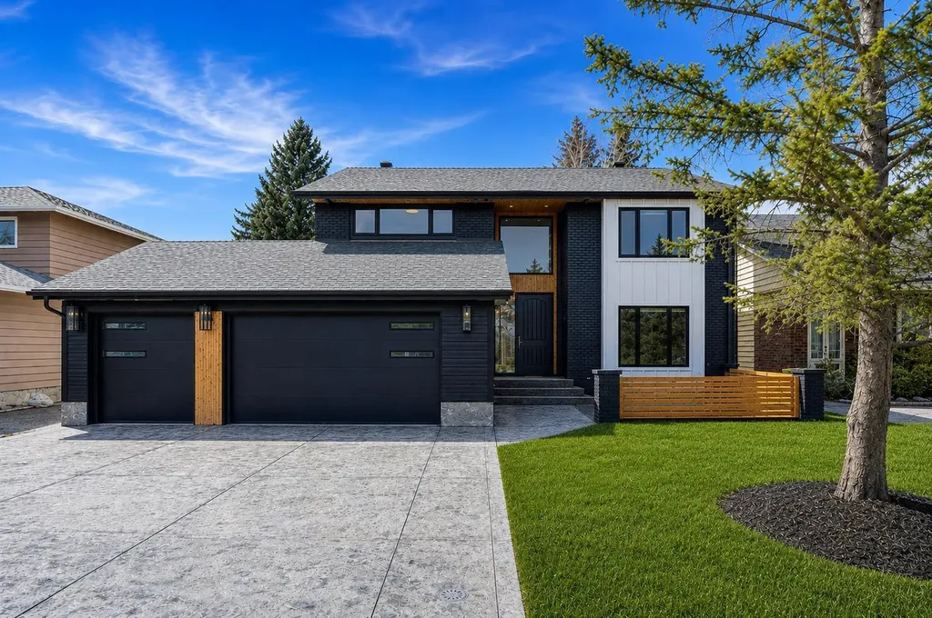 119 Canterville Road SW Calgary AB T2W 4R2