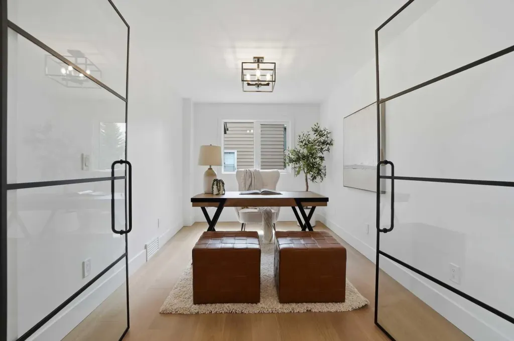 119 Canterville Road SW Calgary AB T2W 4R2