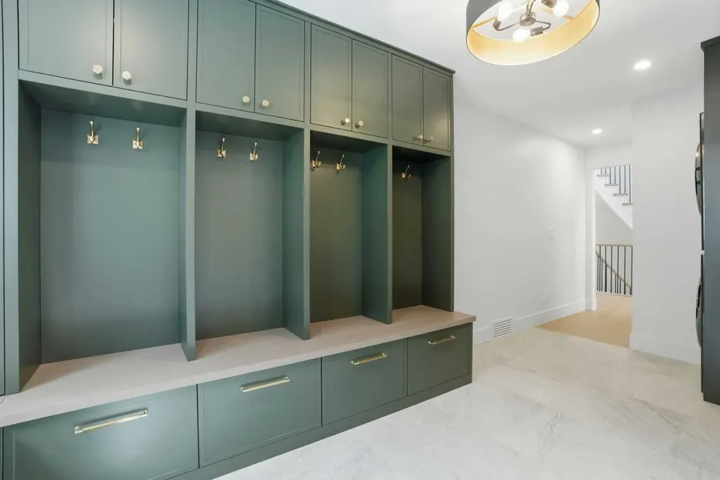 119 Canterville Road SW Calgary AB T2W 4R2