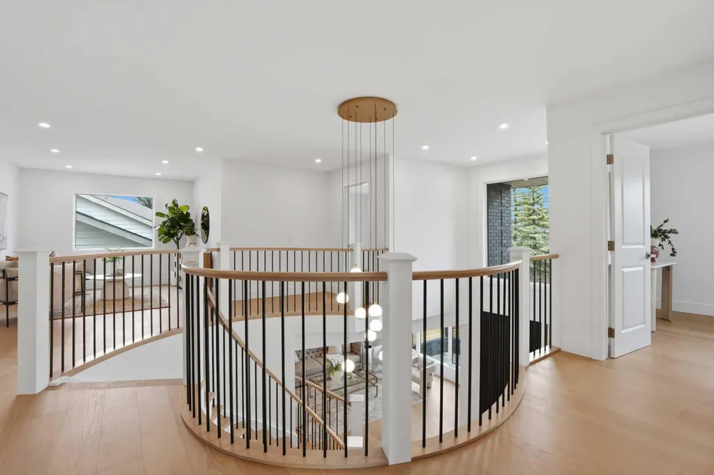 119 Canterville Road SW Calgary AB T2W 4R2