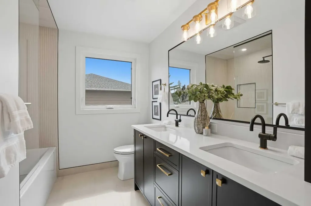 119 Canterville Road SW Calgary AB T2W 4R2