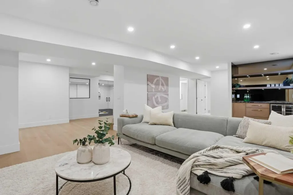 119 Canterville Road SW Calgary AB T2W 4R2