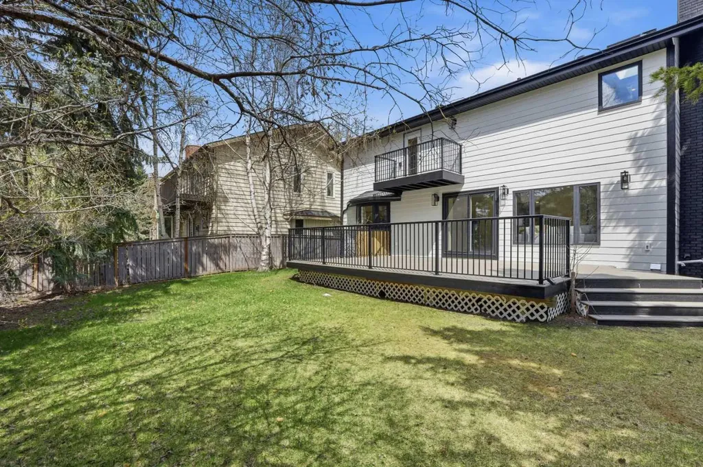 119 Canterville Road SW Calgary AB T2W 4R2