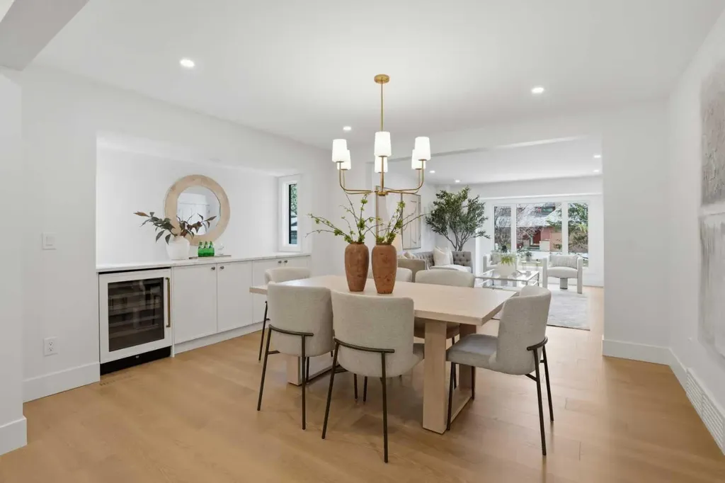 119 Canterville Road SW Calgary AB T2W 4R2