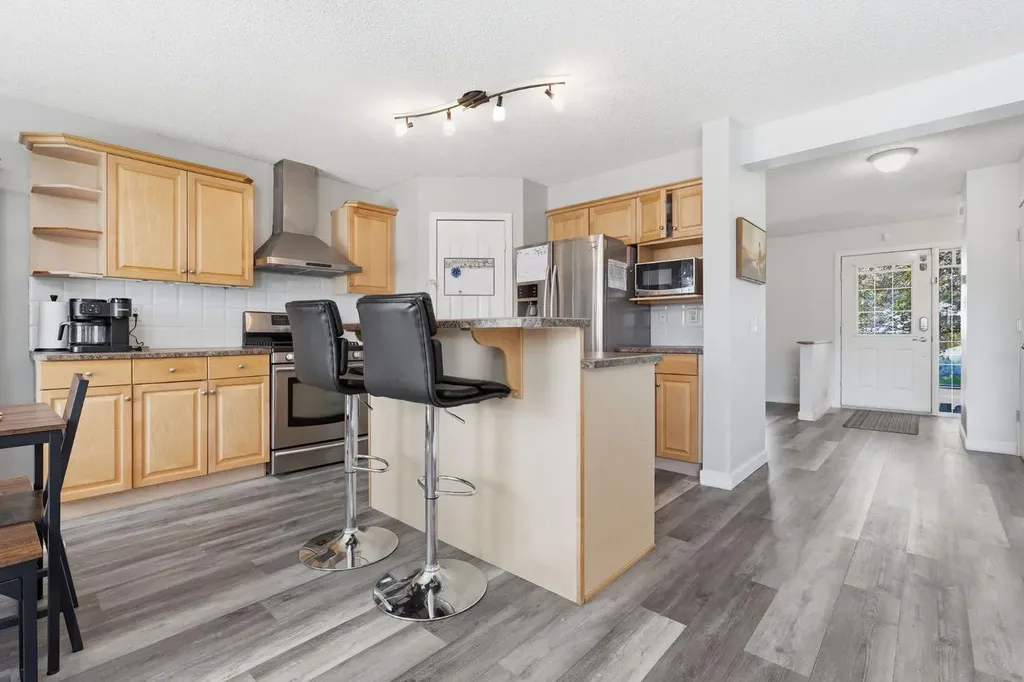 134 Prestwick Landing SE Calgary AB T2Z 3S4