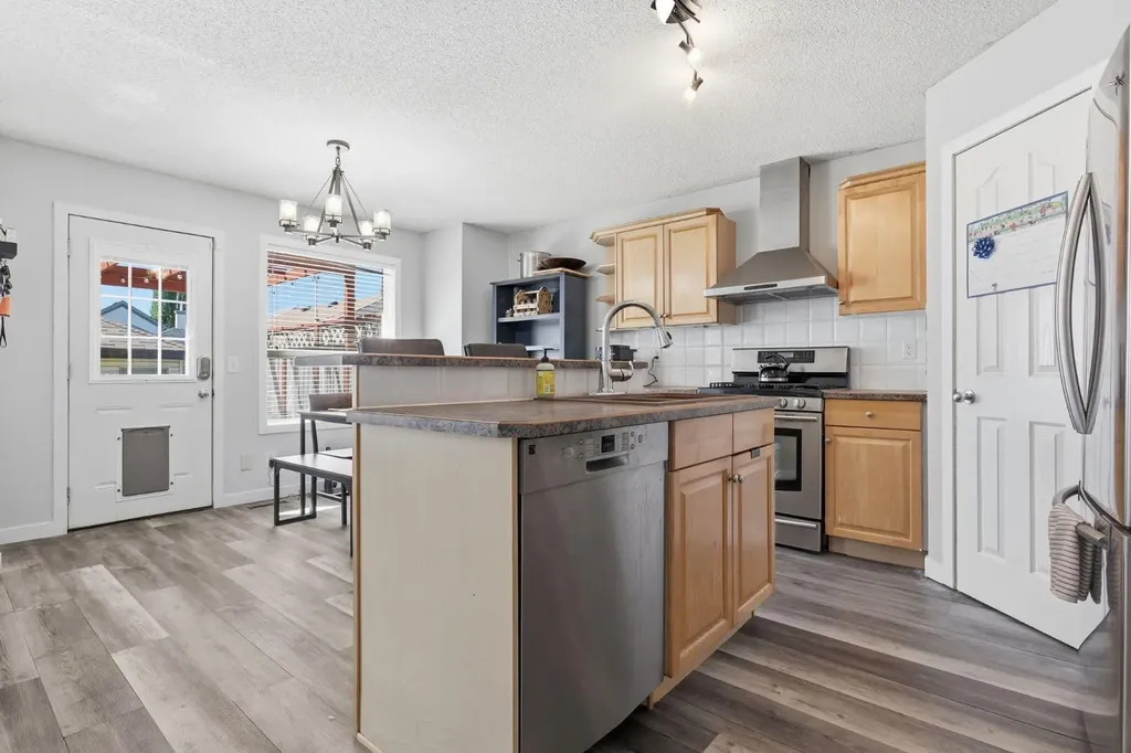 134 Prestwick Landing SE Calgary AB T2Z 3S4