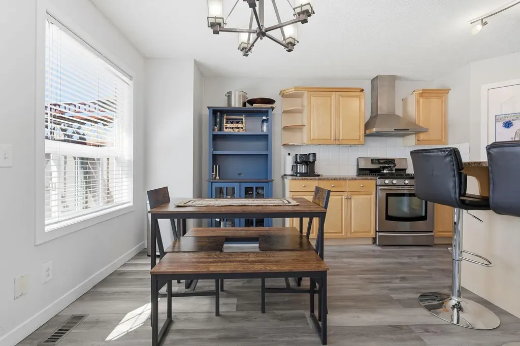 134 Prestwick Landing SE Calgary AB T2Z 3S4