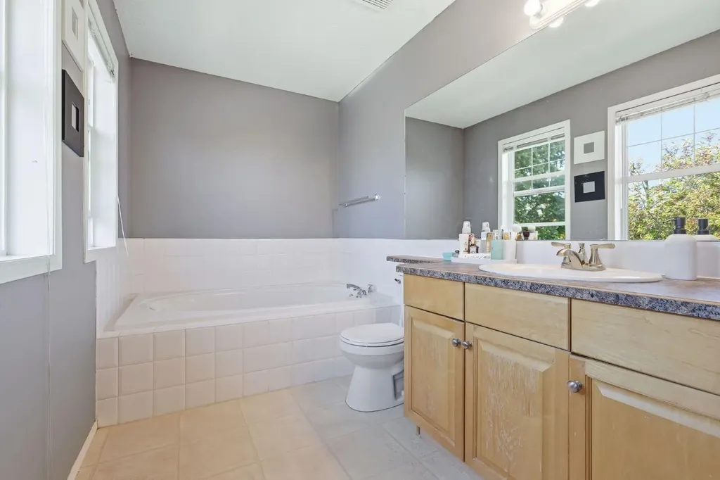 134 Prestwick Landing SE Calgary AB T2Z 3S4