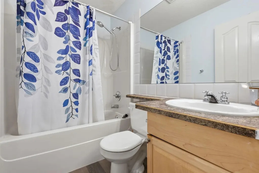 134 Prestwick Landing SE Calgary AB T2Z 3S4