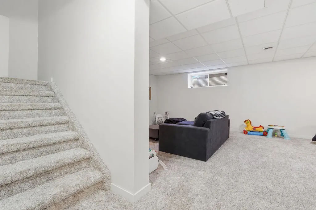 134 Prestwick Landing SE Calgary AB T2Z 3S4
