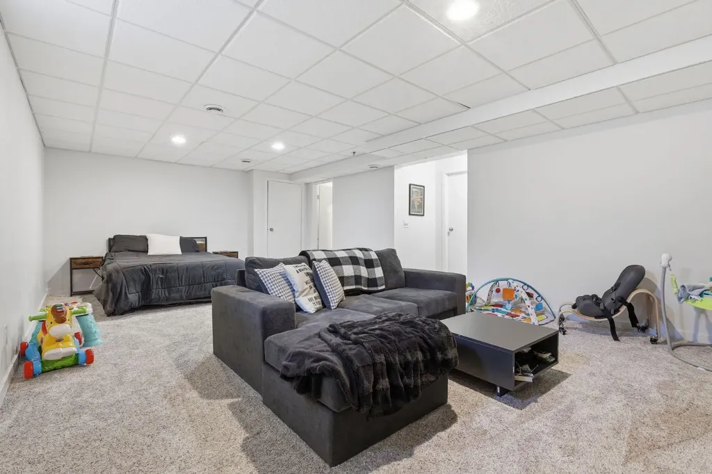 134 Prestwick Landing SE Calgary AB T2Z 3S4