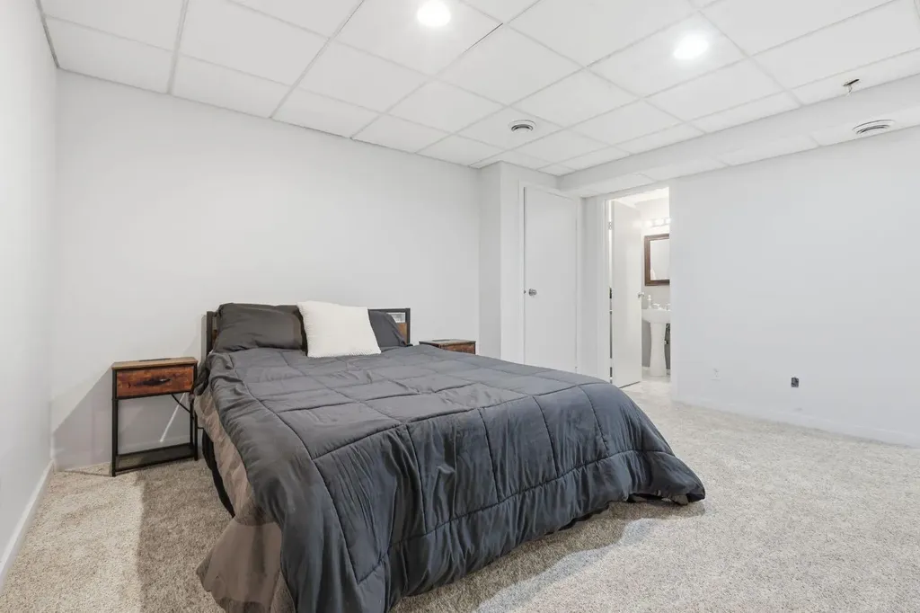 134 Prestwick Landing SE Calgary AB T2Z 3S4
