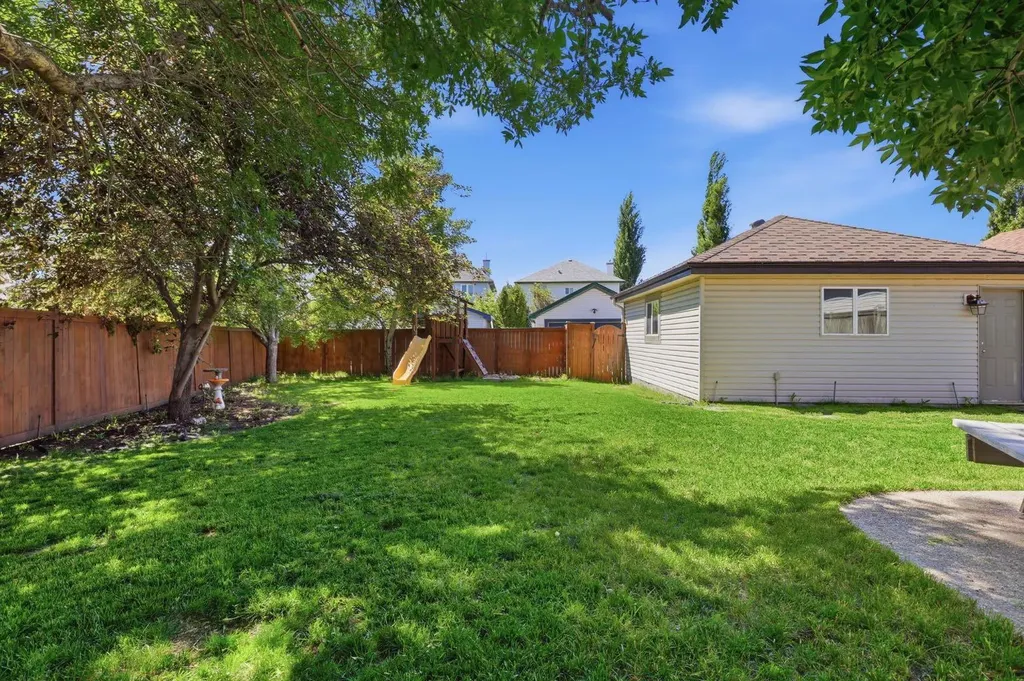 134 Prestwick Landing SE Calgary AB T2Z 3S4