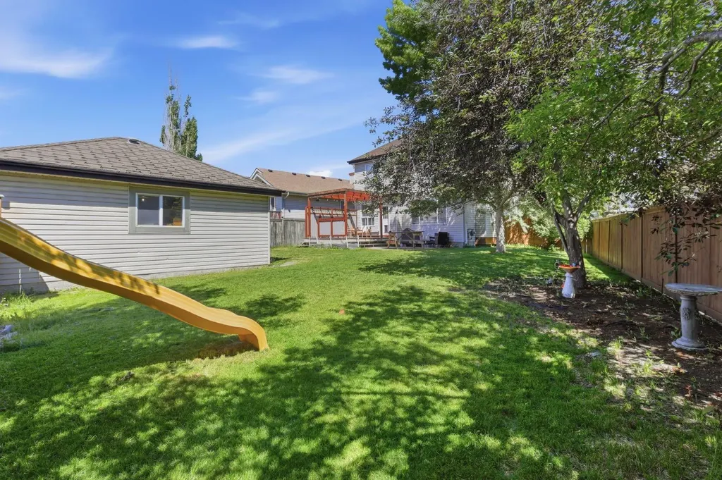 134 Prestwick Landing SE Calgary AB T2Z 3S4