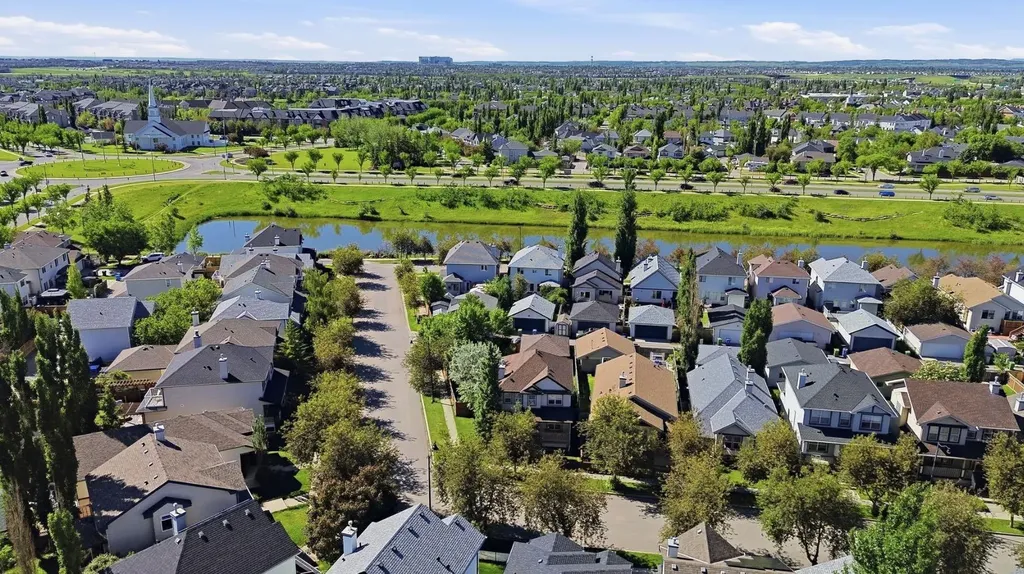 134 Prestwick Landing SE Calgary AB T2Z 3S4