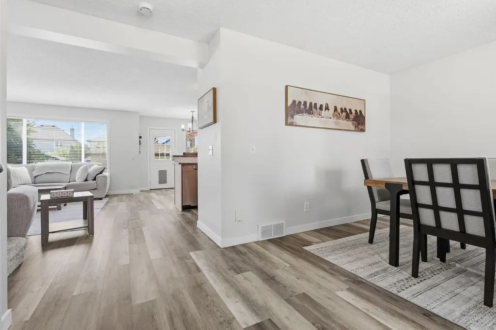 134 Prestwick Landing SE Calgary AB T2Z 3S4