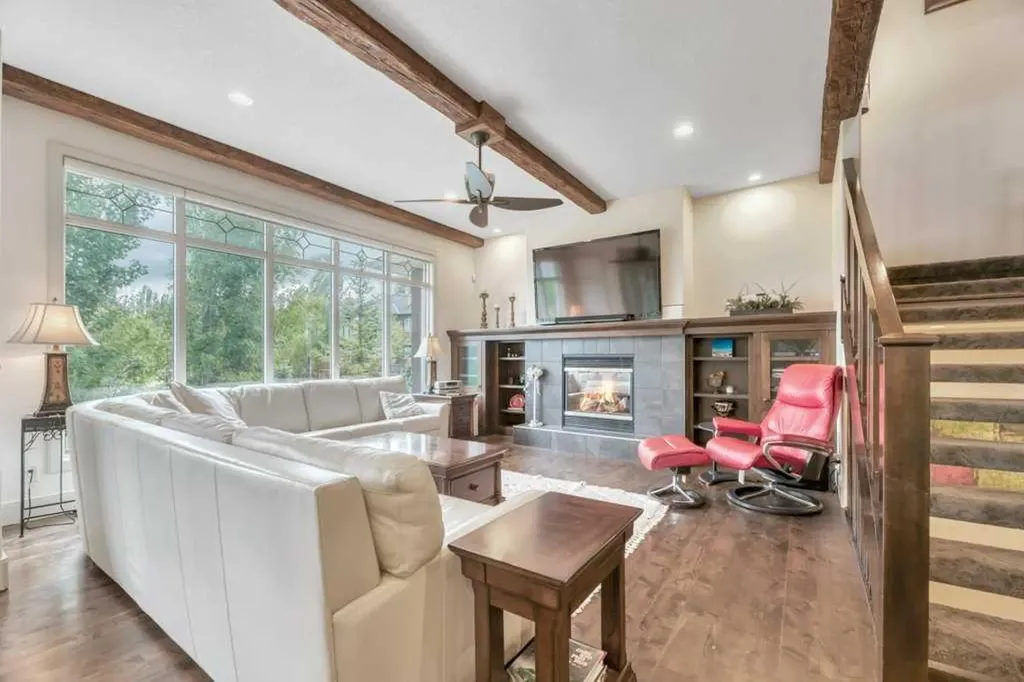 377 Evergreen Circle SW Calgary AB T2Y 0B8