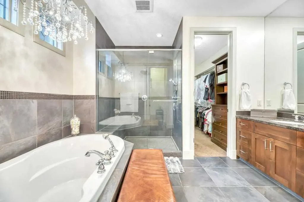 377 Evergreen Circle SW Calgary AB T2Y 0B8