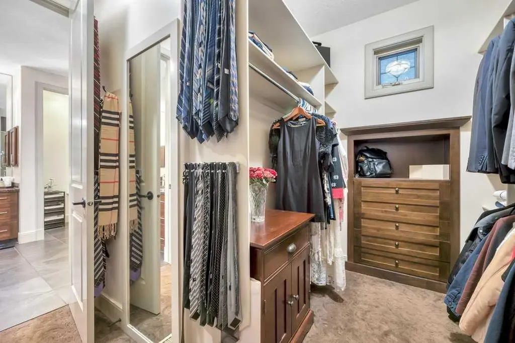 377 Evergreen Circle SW Calgary AB T2Y 0B8