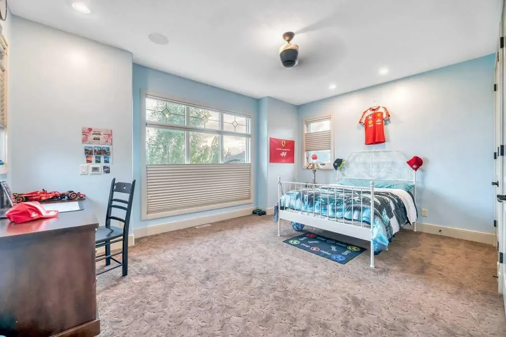 377 Evergreen Circle SW Calgary AB T2Y 0B8