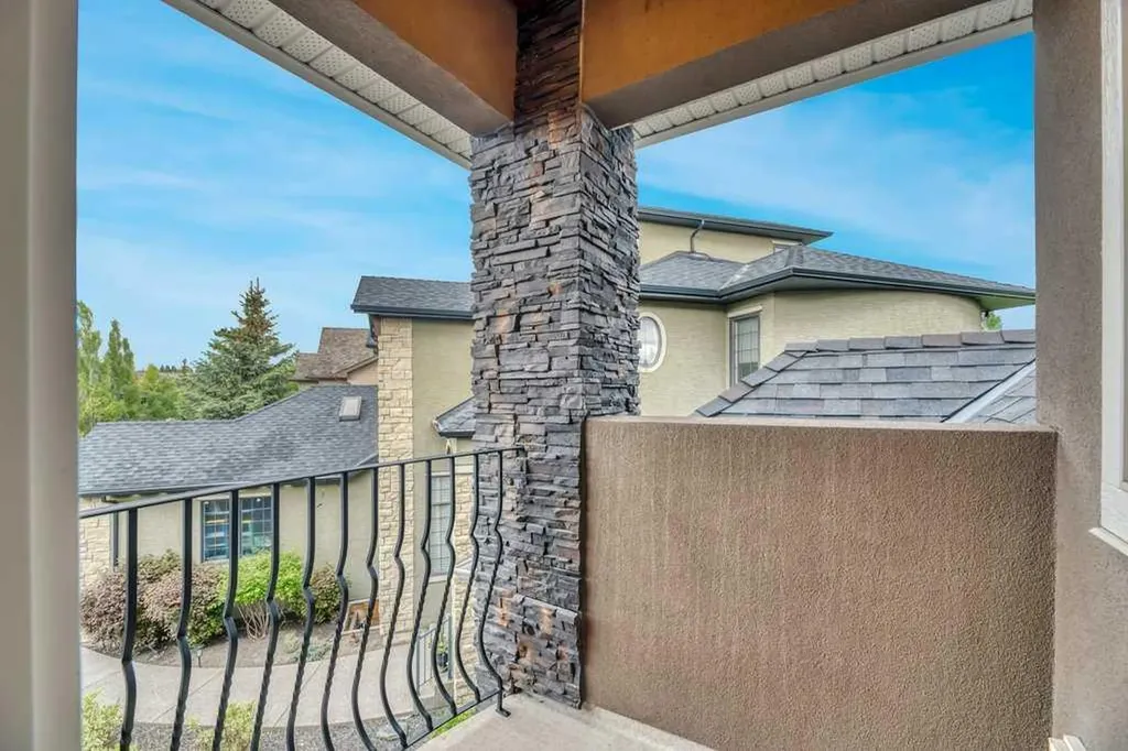 377 Evergreen Circle SW Calgary AB T2Y 0B8