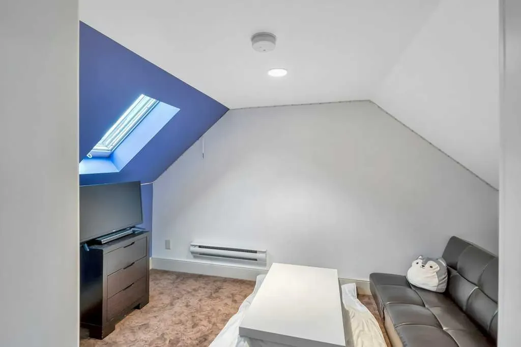 377 Evergreen Circle SW Calgary AB T2Y 0B8