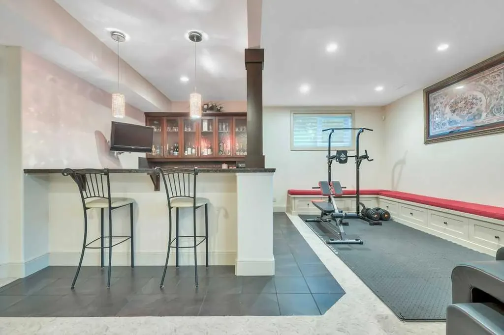 377 Evergreen Circle SW Calgary AB T2Y 0B8