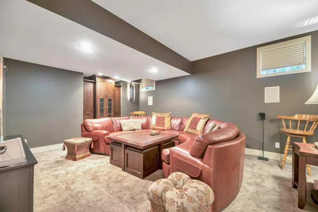 377 Evergreen Circle SW Calgary AB T2Y 0B8
