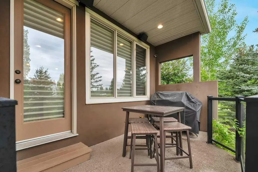 377 Evergreen Circle SW Calgary AB T2Y 0B8