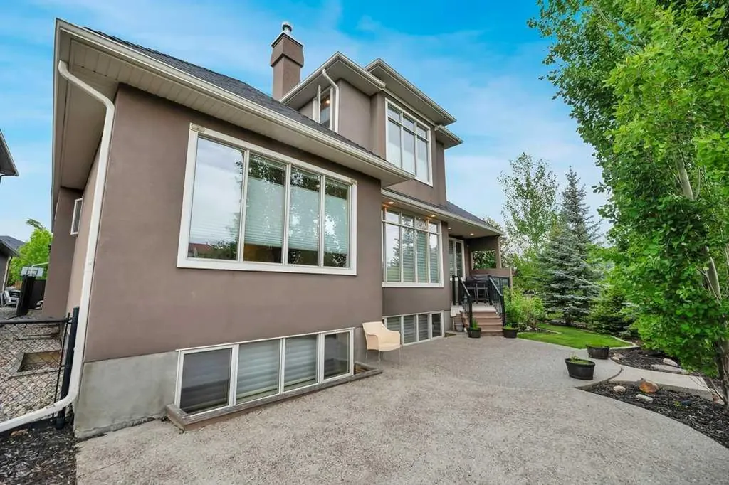 377 Evergreen Circle SW Calgary AB T2Y 0B8