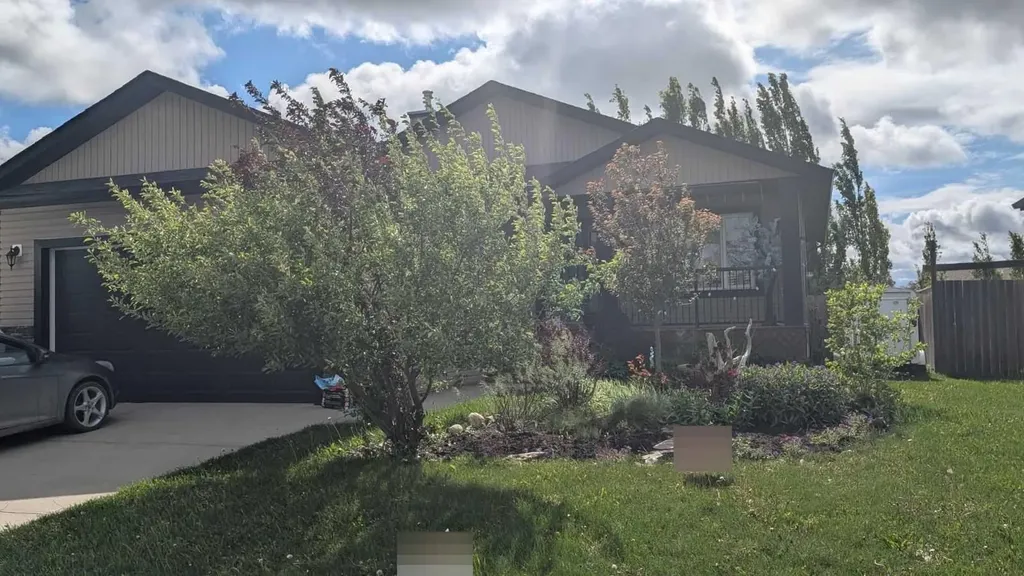 1220 21 Street Bowden AB T0M 0K0