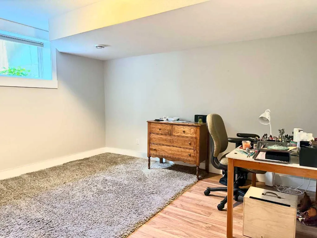 1220 21 Street Bowden AB T0M 0K0