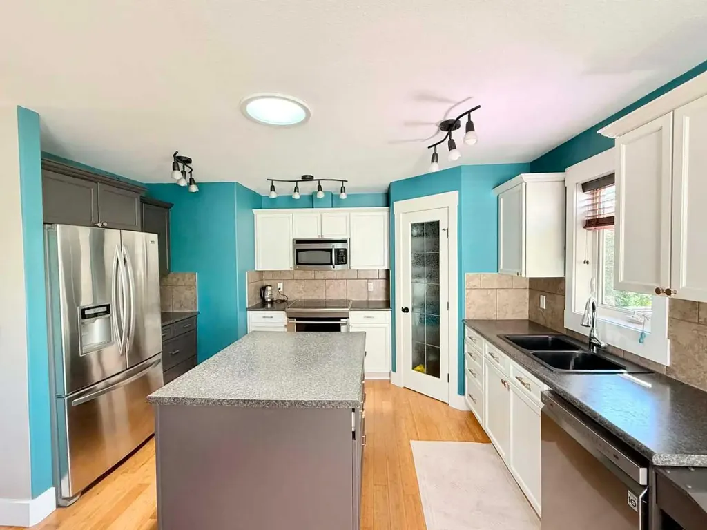 1220 21 Street Bowden AB T0M 0K0