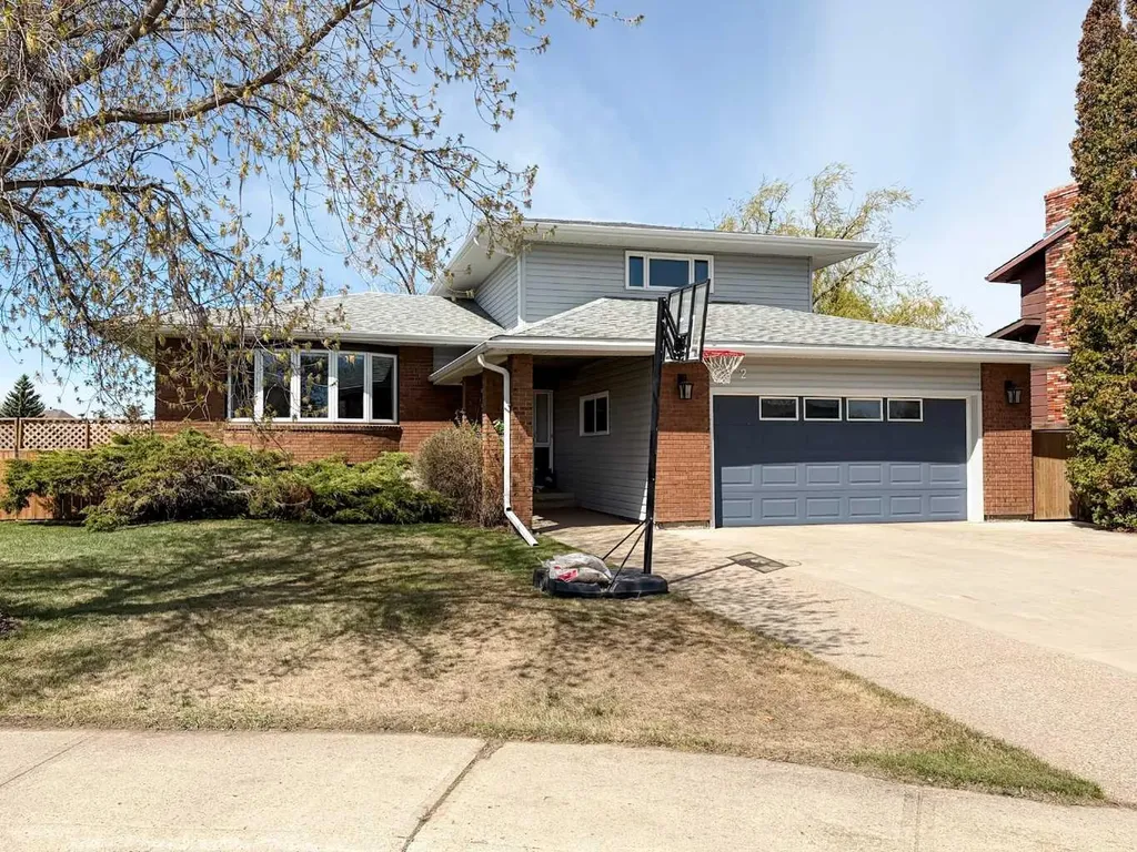 2 55 Street Close Stettler AB T4K 1J3