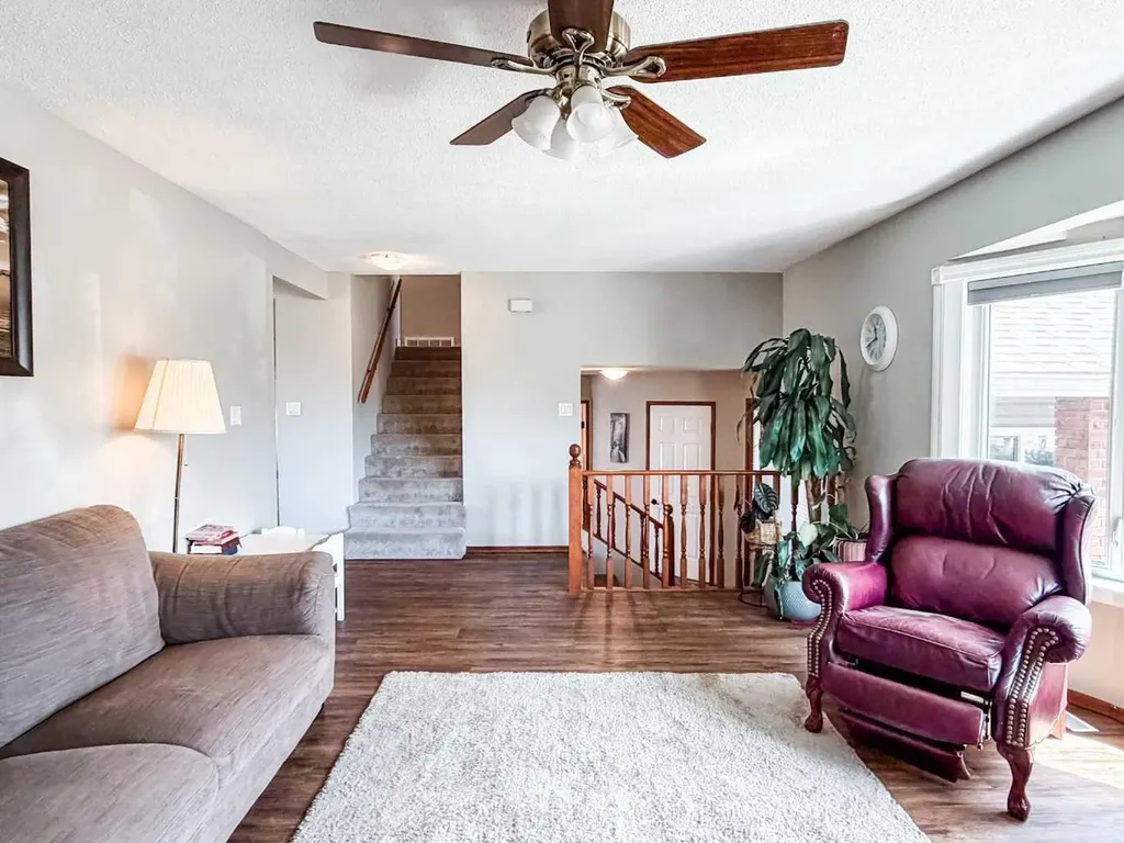 2 55 Street Close Stettler AB T4K 1J3