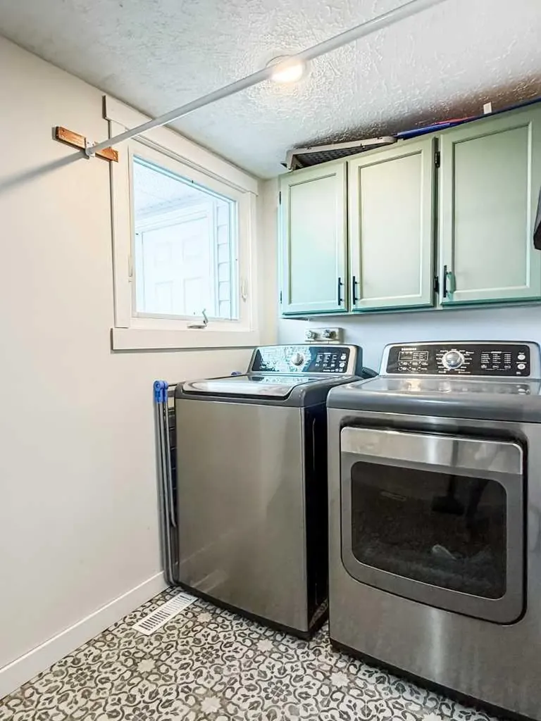 2 55 Street Close Stettler AB T4K 1J3