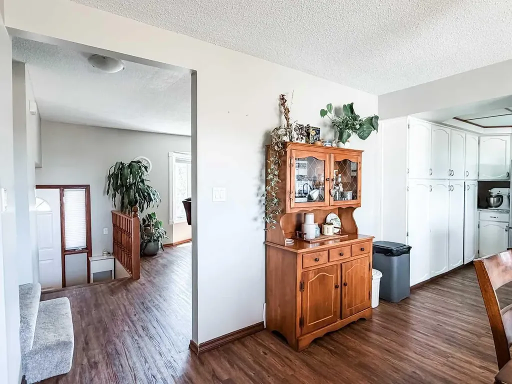 2 55 Street Close Stettler AB T4K 1J3