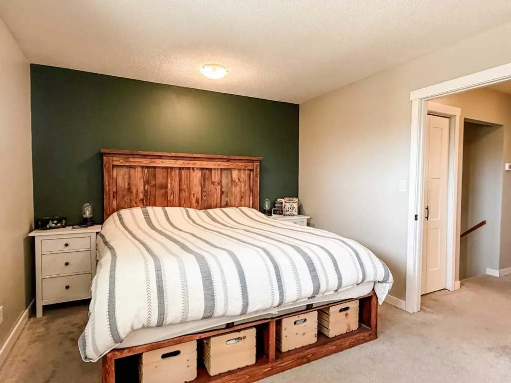 2 55 Street Close Stettler AB T4K 1J3