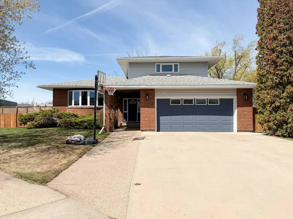 2 55 Street Close Stettler AB T4K 1J3
