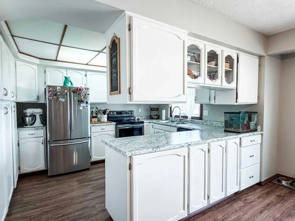 2 55 Street Close Stettler AB T4K 1J3