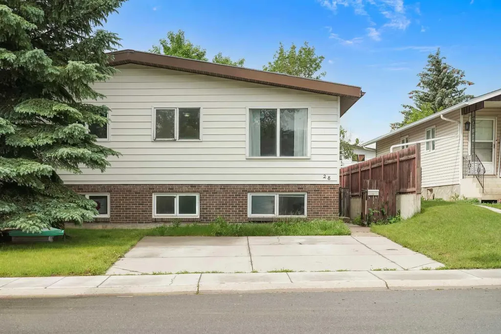 28 Cayuga Crescent W Lethbridge AB T1K 5H5