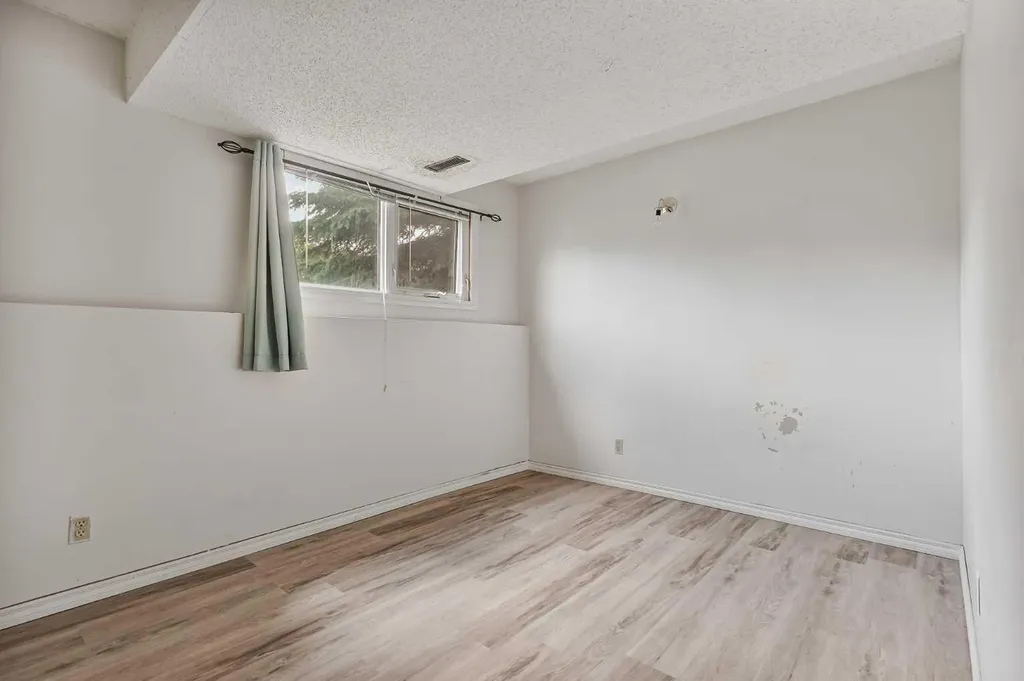 28 Cayuga Crescent W Lethbridge AB T1K 5H5