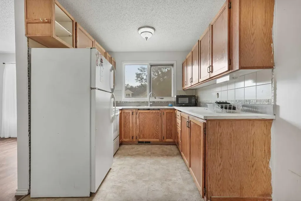 28 Cayuga Crescent W Lethbridge AB T1K 5H5