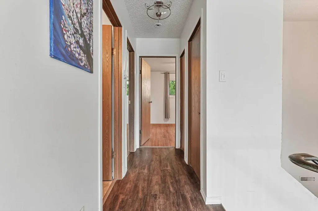 28 Cayuga Crescent W Lethbridge AB T1K 5H5