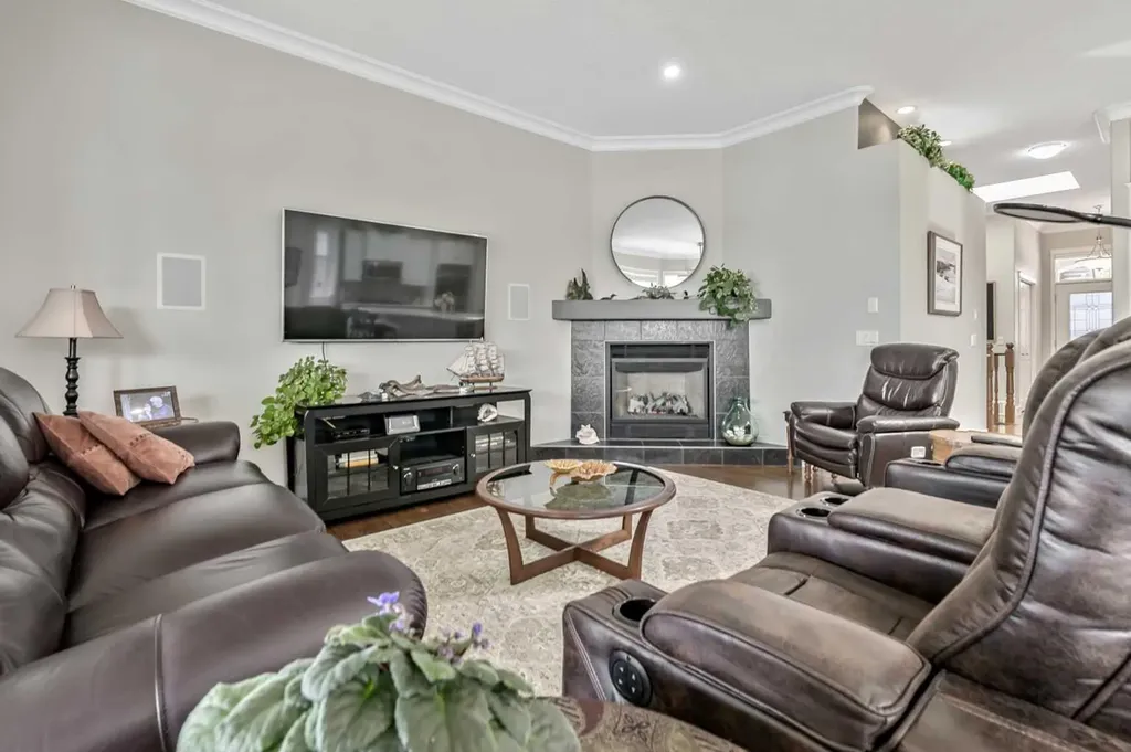 246 Crystal Shores Drive Okotoks AB T1S 2C5