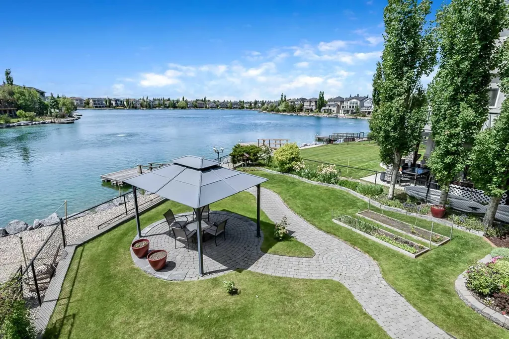 246 Crystal Shores Drive Okotoks AB T1S 2C5