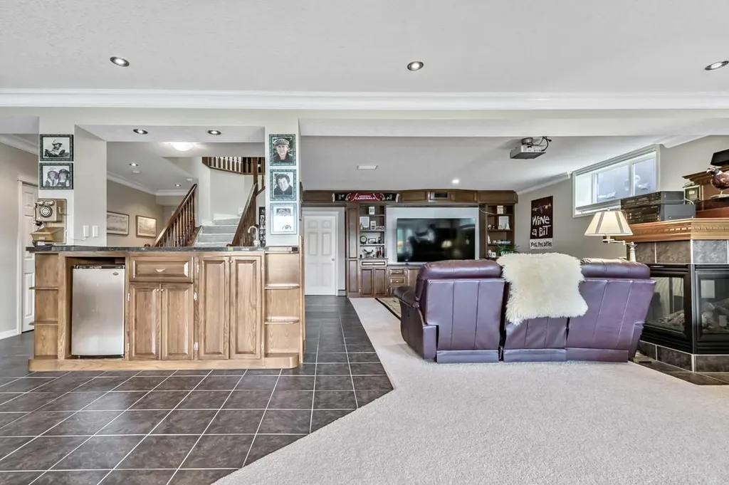 246 Crystal Shores Drive Okotoks AB T1S 2C5