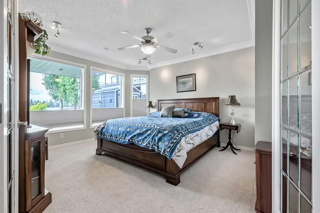 246 Crystal Shores Drive Okotoks AB T1S 2C5