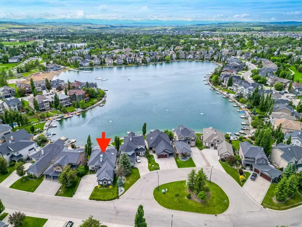 246 Crystal Shores Drive Okotoks AB T1S 2C5