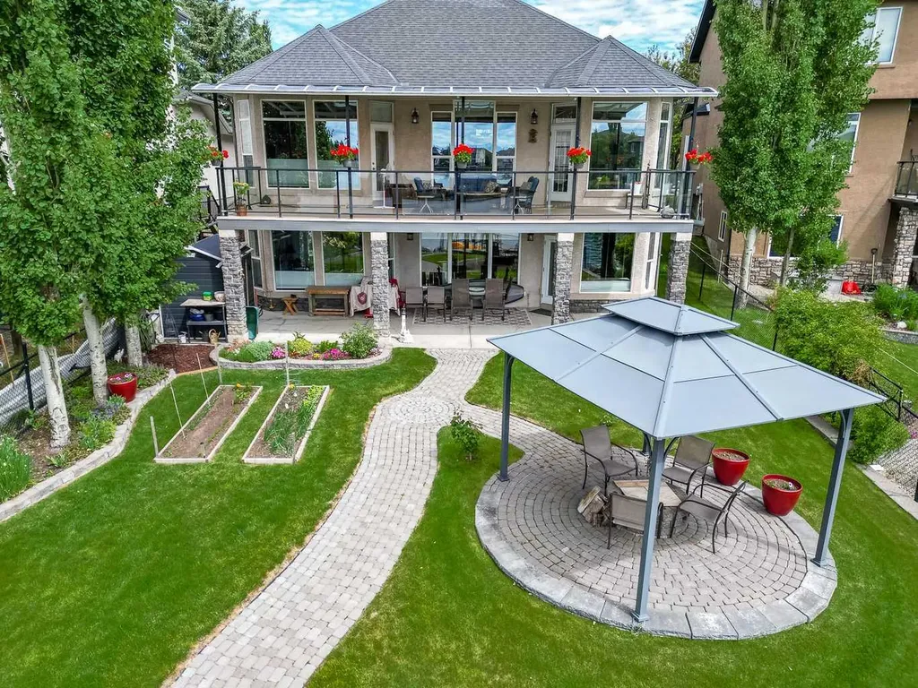 246 Crystal Shores Drive Okotoks AB T1S 2C5